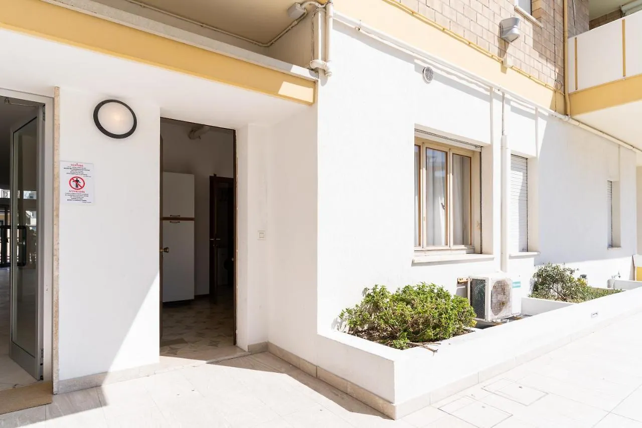 Benelux Daire Lido di Jesolo 0*,  İtalya